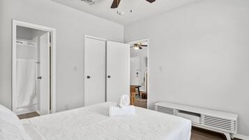 2 chambres, bureau, fer et planche à repasser, Wi-Fi gratuit