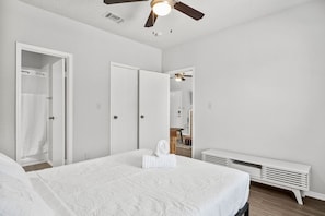 2 bedrooms, desk, iron/ironing board, free WiFi