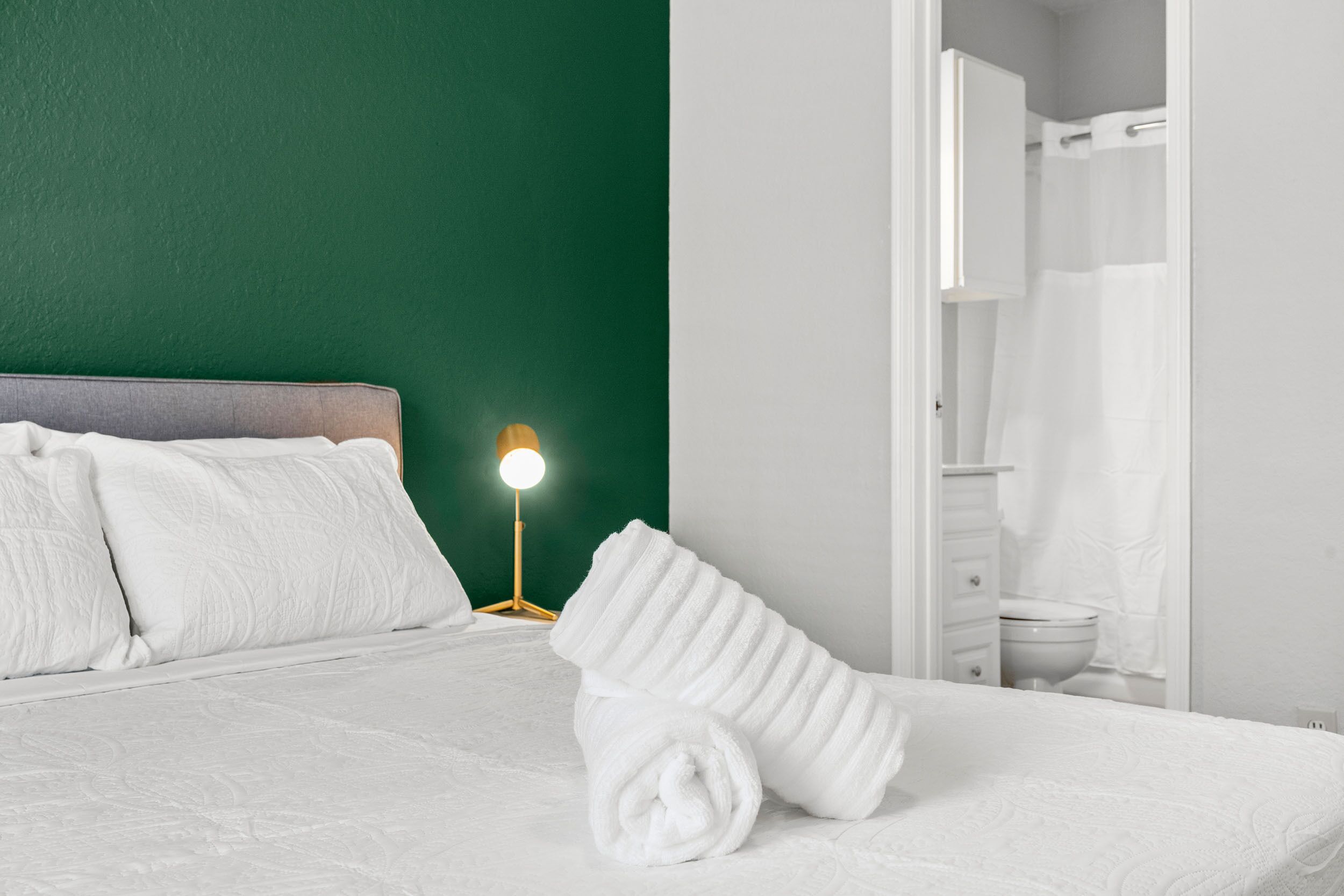 2 bedrooms, desk, iron/ironing board, free WiFi