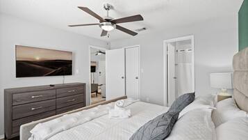 2 bedrooms, iron/ironing board, WiFi (free), bed sheets