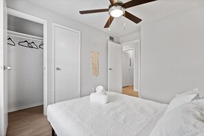 2 Schlafzimmer, Schreibtisch, Bügeleisen/Bügelbrett, kostenloses WLAN