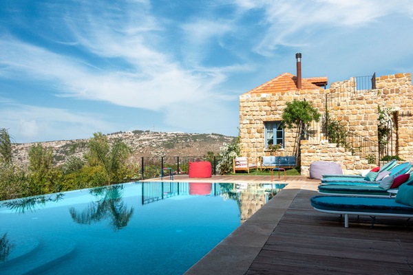 Beit Majida | Evighetsbasseng | Sesongbasert utendørsbasseng