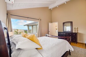 4 slaapkamers, een strijkplank/strijkijzer, gratis wifi, beddengoed