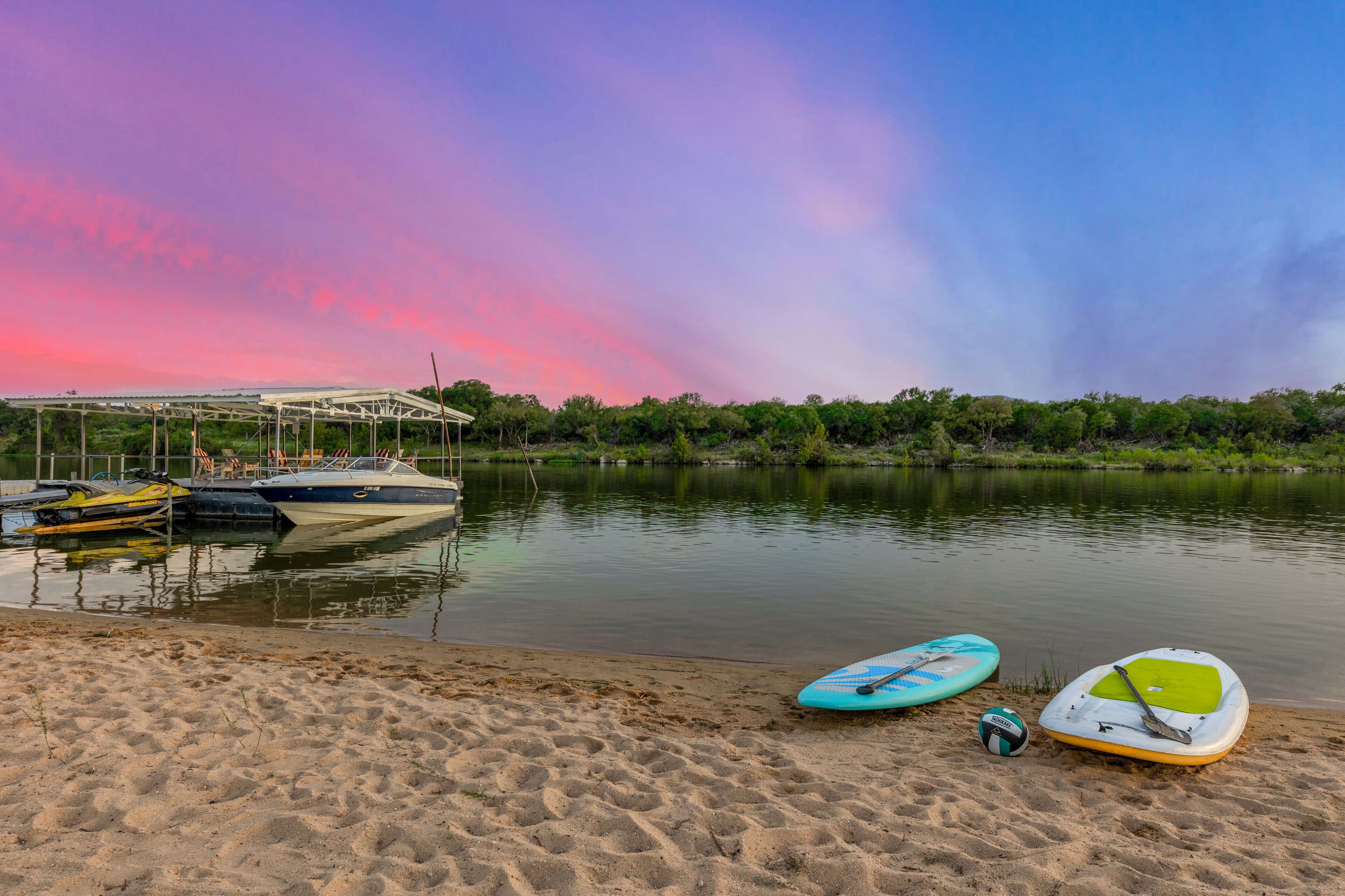 Beach House 2 | Lake LBJ | Sleeps 24