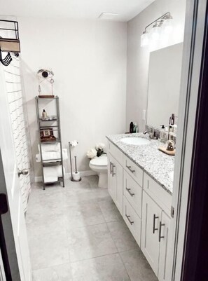 Dusche, Handtücher, Seife, Shampoo