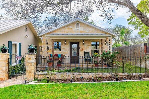 House, 3 Bedrooms | Exterior