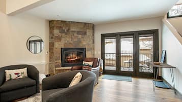 Stadtwohnung, 3 Schlafzimmer | Wohnbereich | Smart-TV