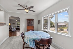 House, 2 Bedrooms | Dining