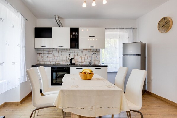 Fridge, microwave, oven, dishwasher