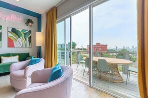 Smart TV - Nashville Ladies Lounge (Nashville)