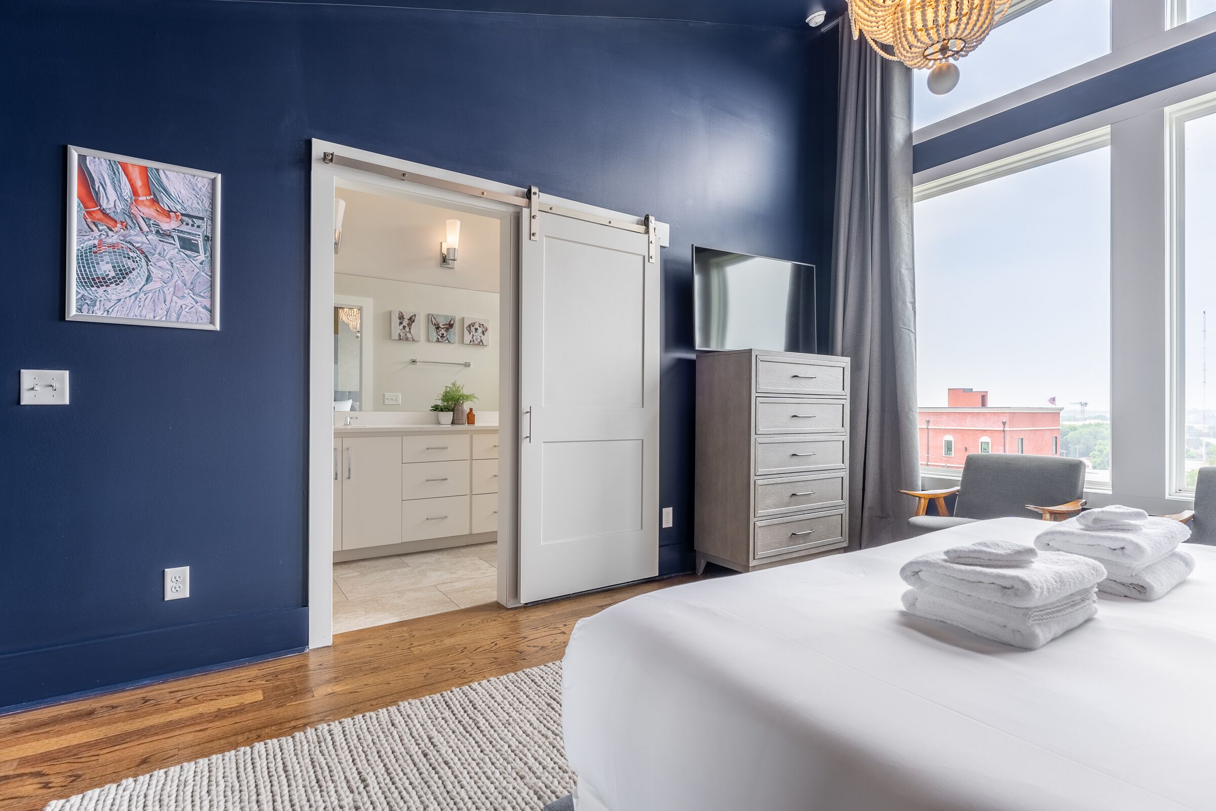 4 bedrooms, iron/ironing board, free WiFi, bed sheets