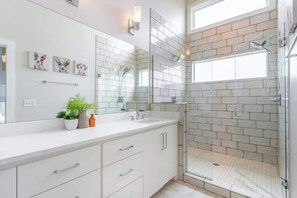 Een douche, een haardroger