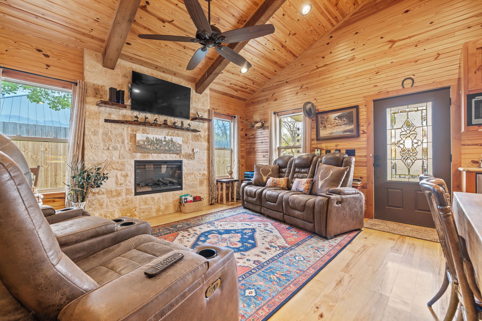 Smart-tv en een open haard