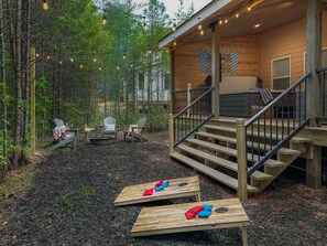 Terrace/patio - The Edelweiss-Secret Game Room! Arcade Room, Hot Tub, Firepit, 5 min. to town (Helen)