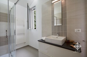 Exclusive-Villa | Badezimmer