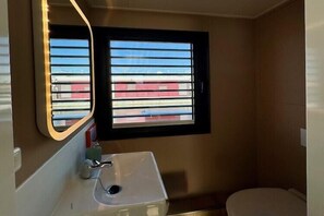 Unclassified image, 2 of 22, button