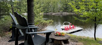 Secluded Lakeside Cottage in Beautiful Whitestone