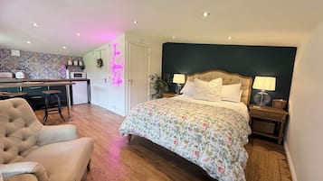 1 bedroom, iron/ironing board, travel cot, WiFi
