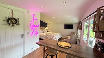 1 bedroom, iron/ironing board, travel cot, WiFi