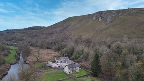 Exterior - Netherdale Farmhouse, Upperdale | Peak District (Buxton)