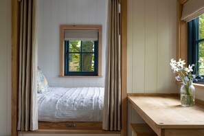 1 bedroom, free WiFi, bed sheets - Fallow Shepherd's Hut Chatsworth Estate (Baslow)