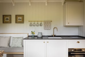 Fridge, cookware/dishes/utensils