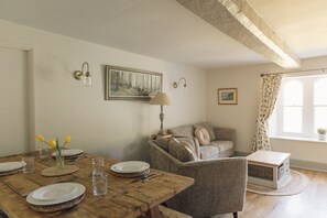 TV - Keeper's Cottage Chatsworth Estate (Baslow)