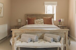 2 bedrooms, Internet, bed sheets - Keeper's Cottage Chatsworth Estate (Baslow)