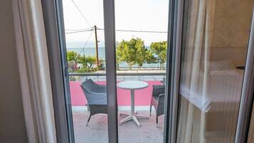 1 slaapkamer, een strijkplank/strijkijzer, gratis wifi, beddengoed