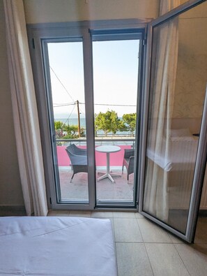 1 chambre, fer et planche à repasser, Wi-Fi gratuit, draps fournis