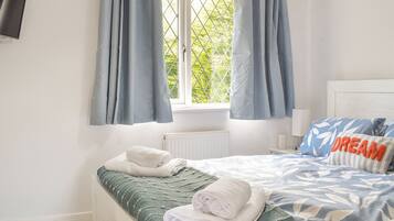 1 chambre, Wi-Fi gratuit, draps fournis
