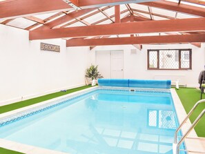 Una piscina techada