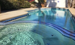 Outdoor pool - Sleeps 10! Entire House, Pool, close to strip (Las Vegas)