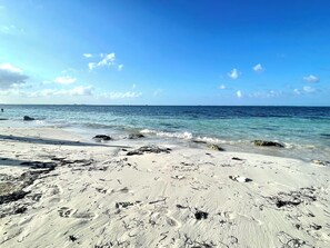 Am Strand, LiegestĂŒhle, StrandtĂŒcher