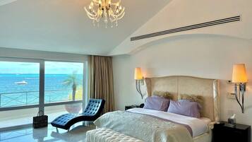 5 chambres, coffres-forts dans les chambres, bureau