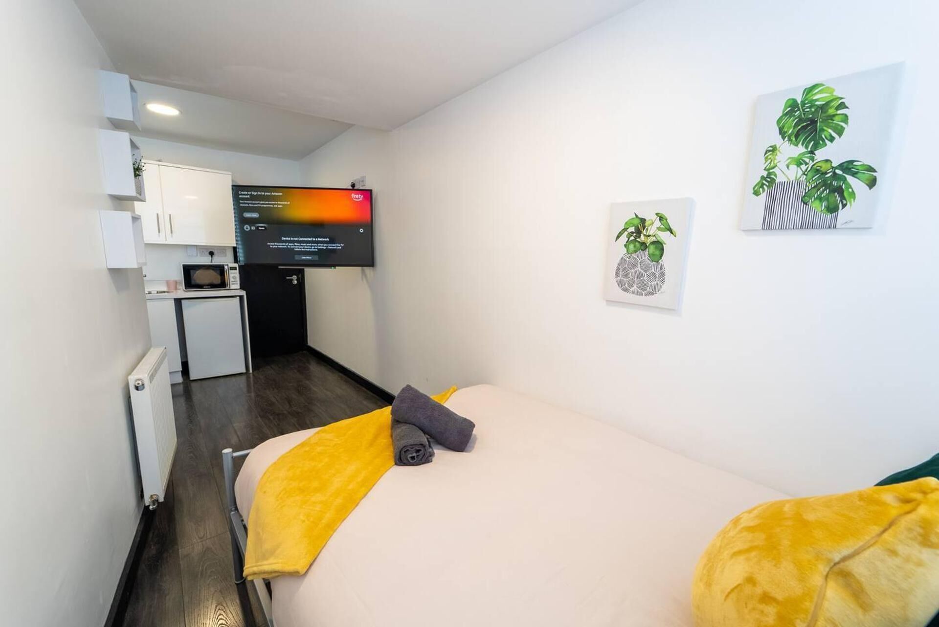 Studio | Een strijkplank/strijkijzer, gratis wifi