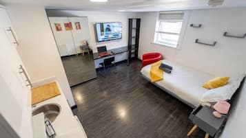 Studio | Bügeleisen/Bügelbrett, kostenloses WLAN, Bettwäsche