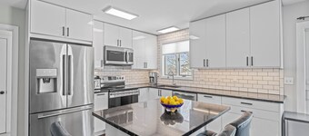 Groton Long Point 3BR • Walk to Private Beaches • Near Mystic & USCG Academy