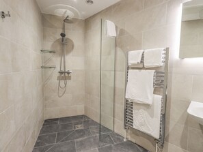 Shower, hair dryer - Beech Lea (Ulverston)