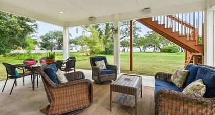 Steps to Beach- 4 Bdrm & 3.5 Bath. Master suite + Mother in Law suite.