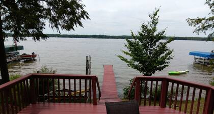 Beautiful full log cabin with direct private frontage , beautiful sunsets .