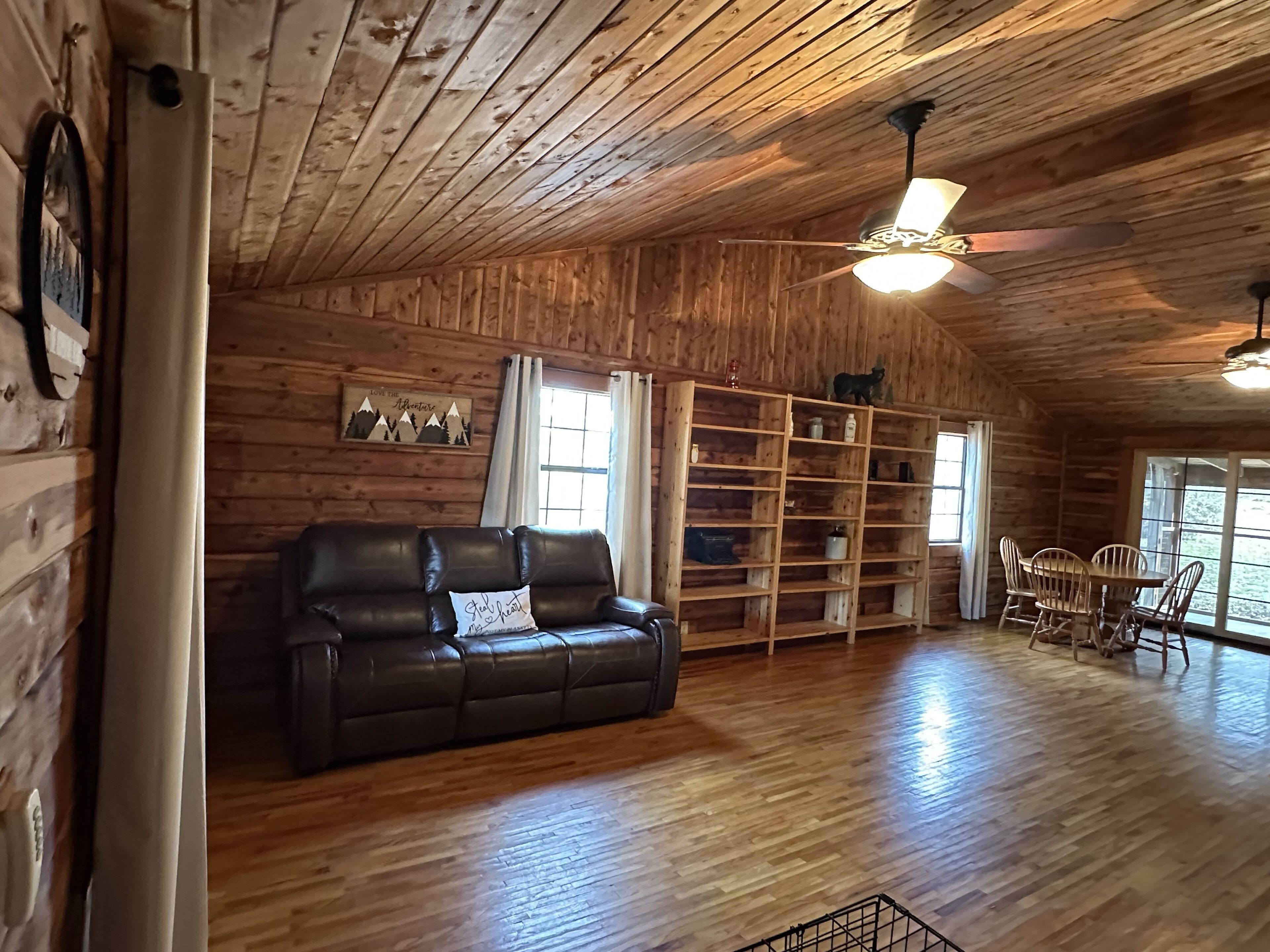 Peaceful Cabin Retreat Near Mountain View AR Pet Policy