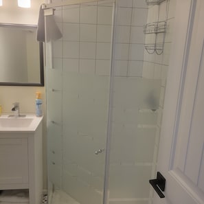 Dusche, Handtücher, Seife, Shampoo