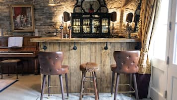 House, Berbilang Katil | Bar (di hartanah)