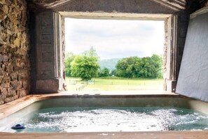Nhà, nhiều giường | Bồn tắm spa trong nhà