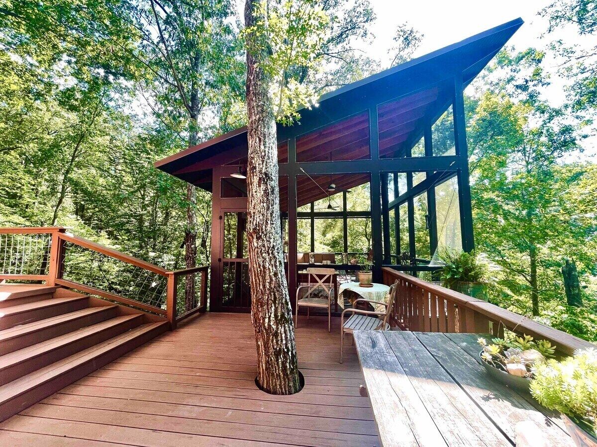 The Grace, Multi-family only 5 miles to Sq & campus!