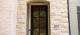 The Warren, 3BR Cozy Condo by Velvet Ditch Villas
