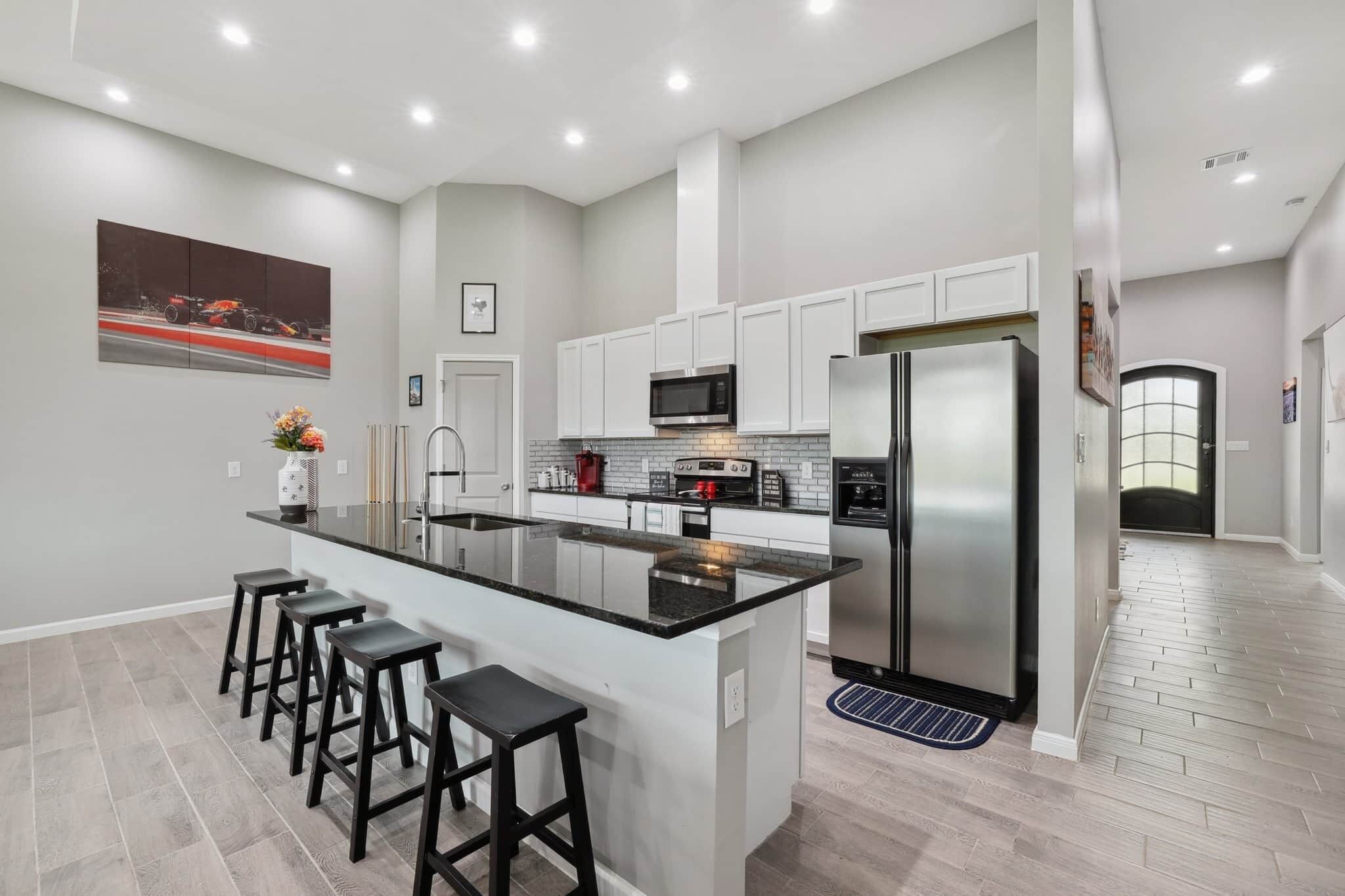 Fridge, stovetop, coffee/tea maker