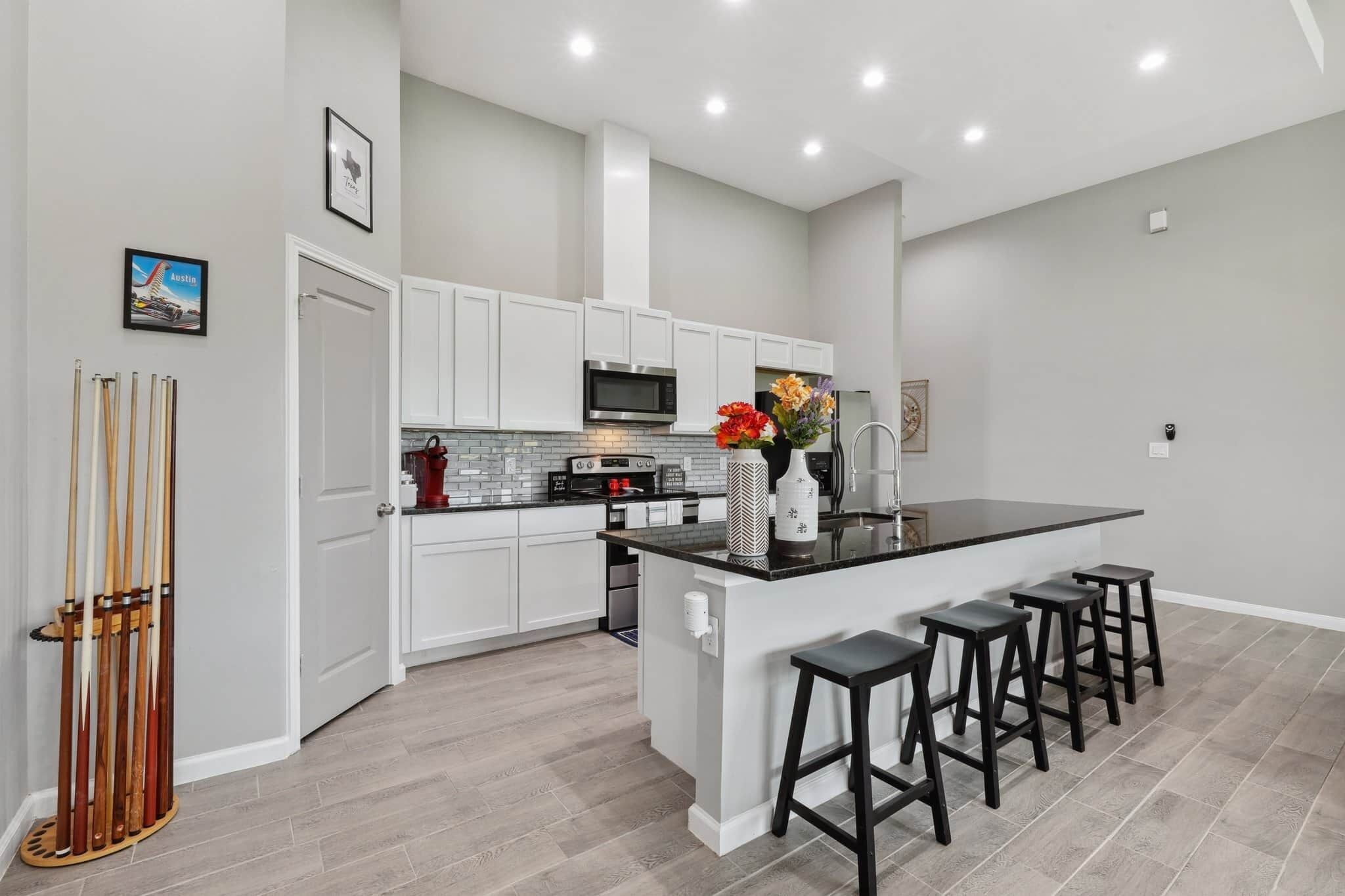 Fridge, stovetop, coffee/tea maker