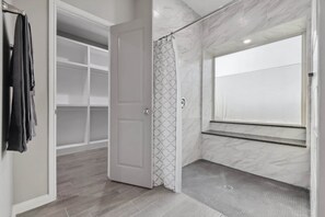 Shower - Modern Escape In Cedar Creek (Cedar Creek)